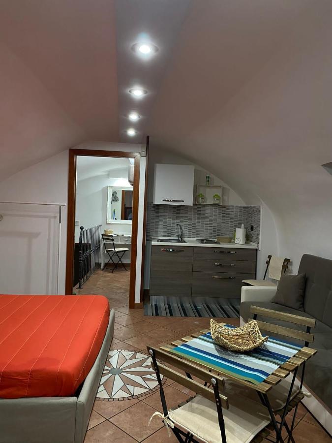 In Love: Balconcino Spaccanapoli Napels
