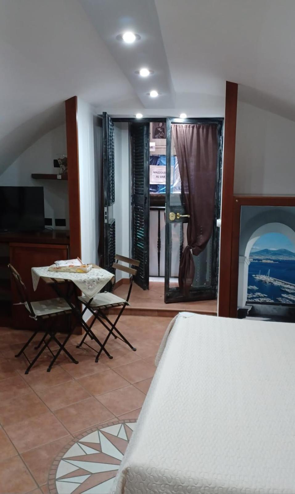 In Love: Balconcino Spaccanapoli Napels