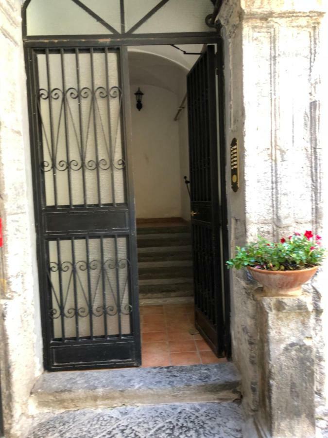 In Love: Balconcino Spaccanapoli Appartamento *