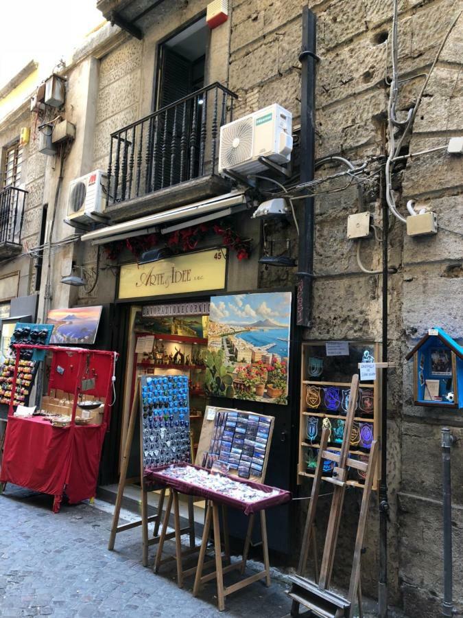 In Love: Balconcino Spaccanapoli Napels