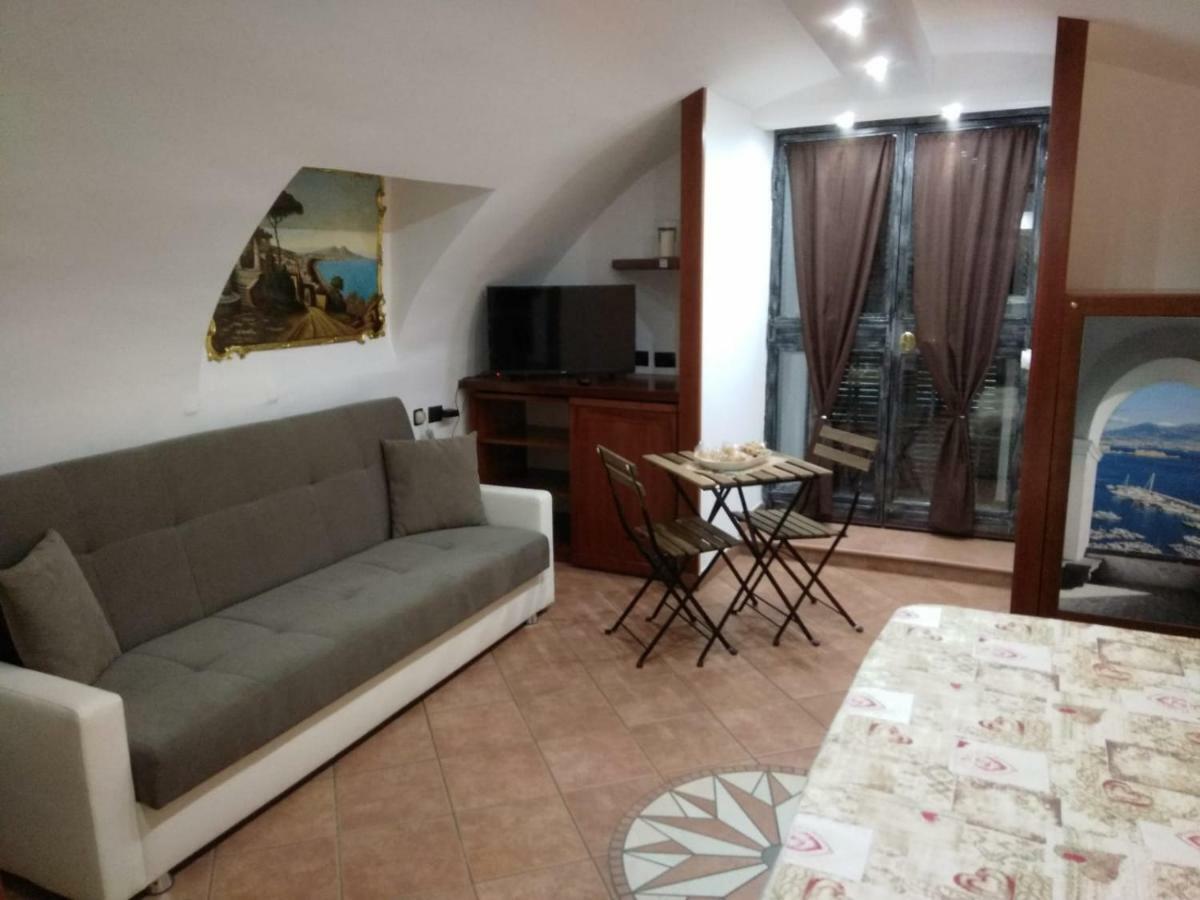 In Love: Balconcino Spaccanapoli Appartement Napels